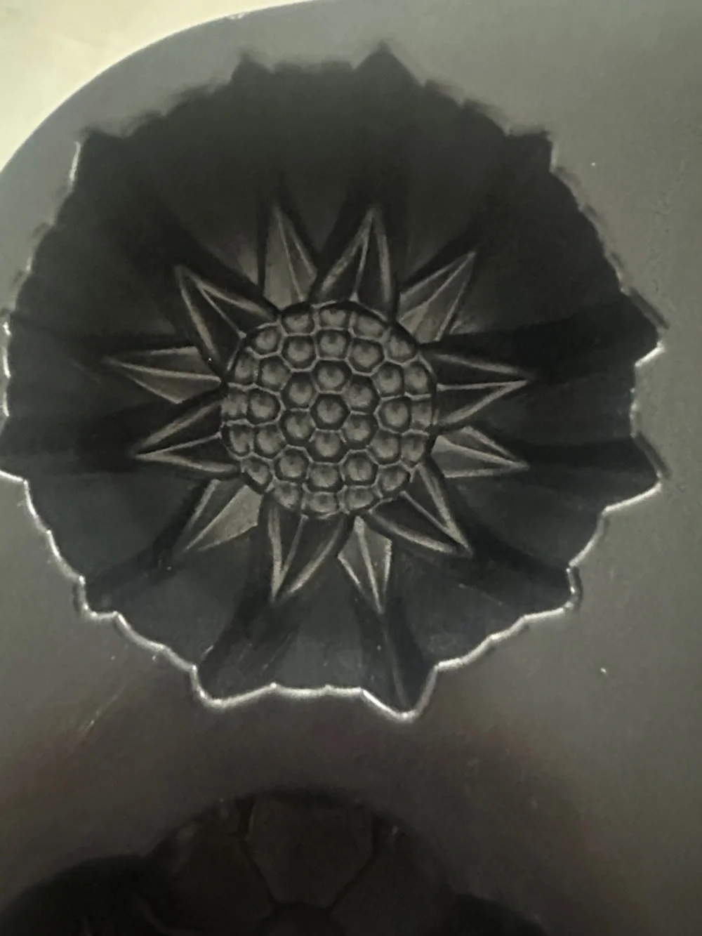 Nordic Ware Floral 6-Cup Muffin Pan with Sunflower, Blossom, Rose Molds - Picture 4 of 6